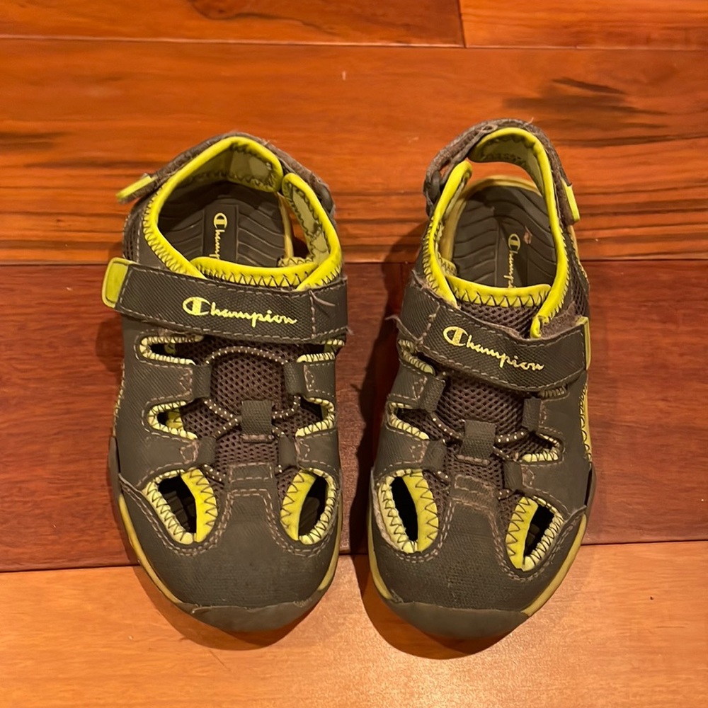 CHAMPION SHOES